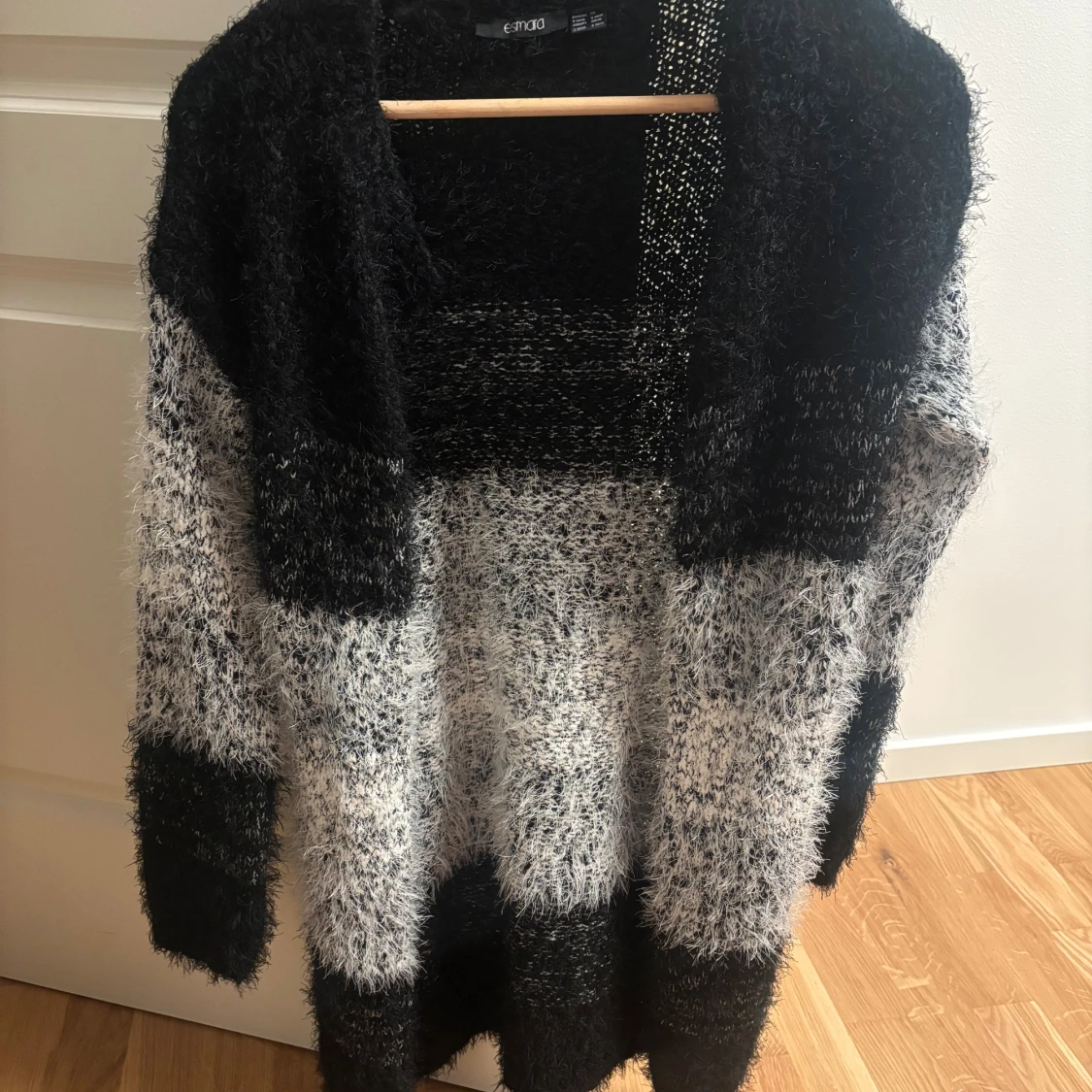 Randig fluffig kofta från Esmara