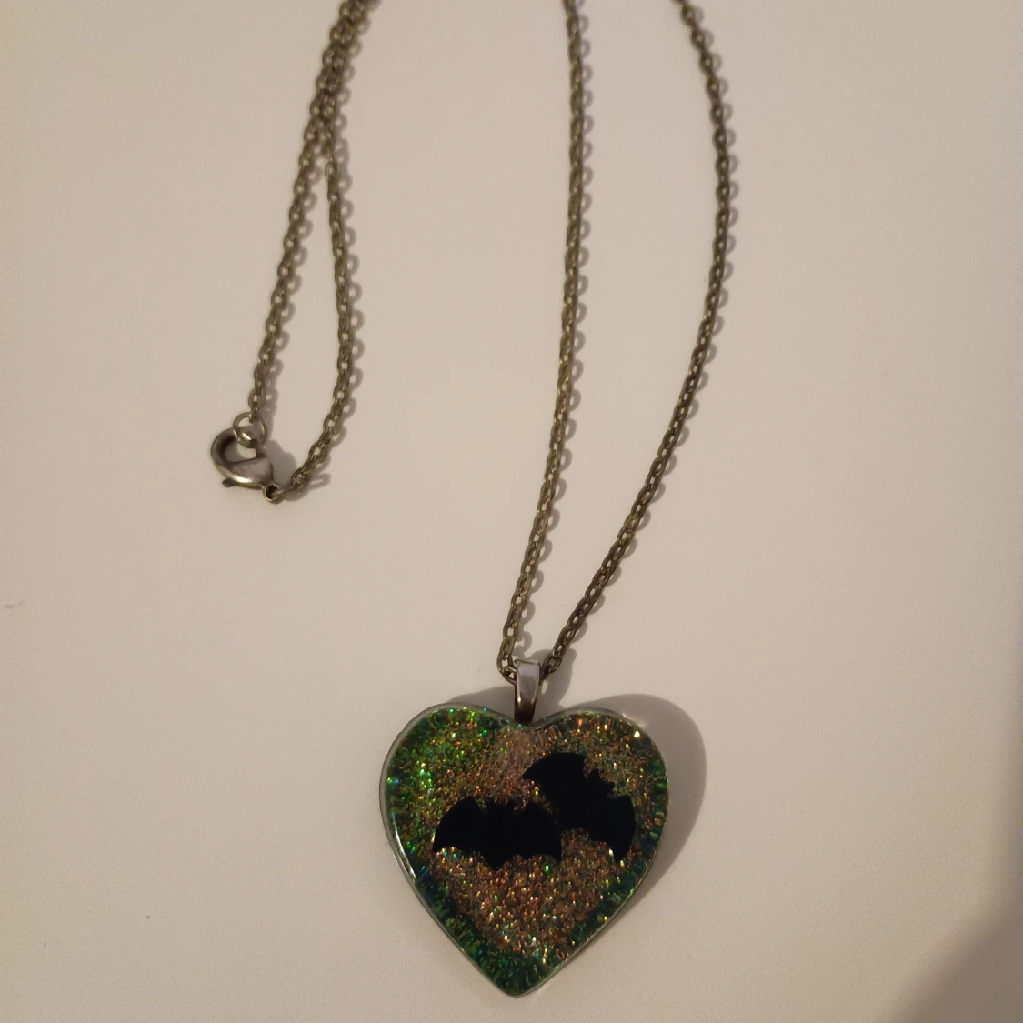 Halsband med fladdermöss - 1