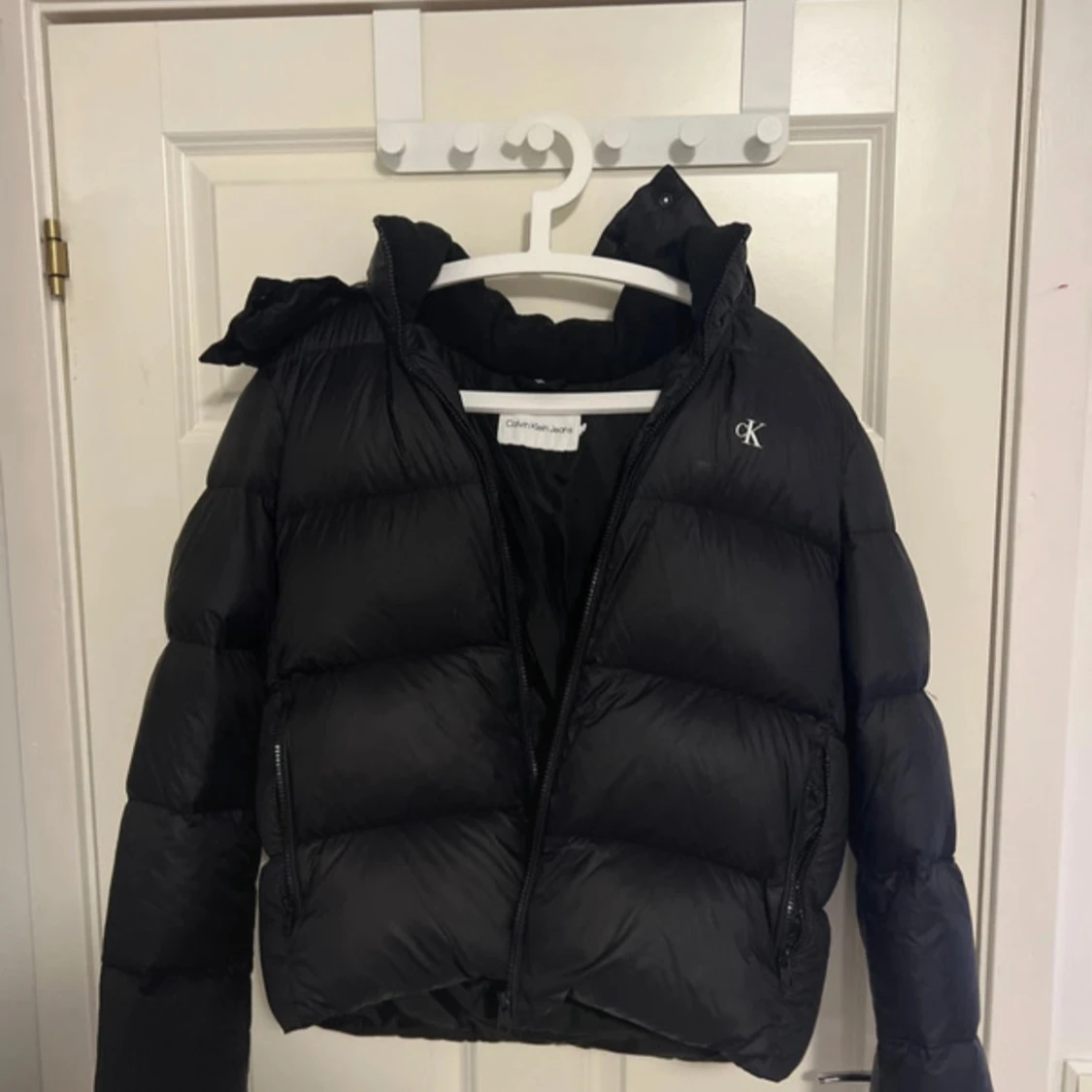 Svart pufferjacka från Calvin Klein