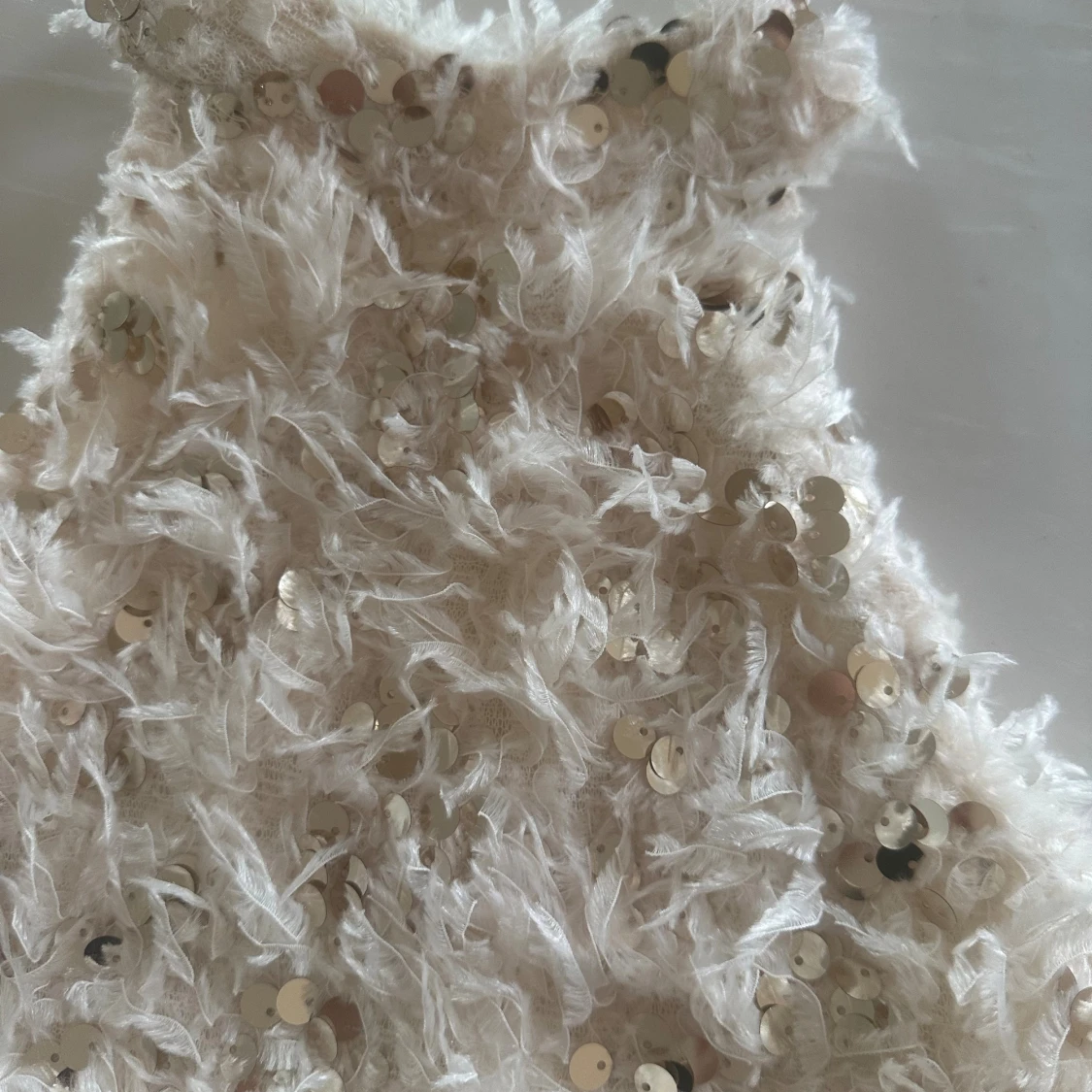 Champagnefärgad paljettklänning - 2