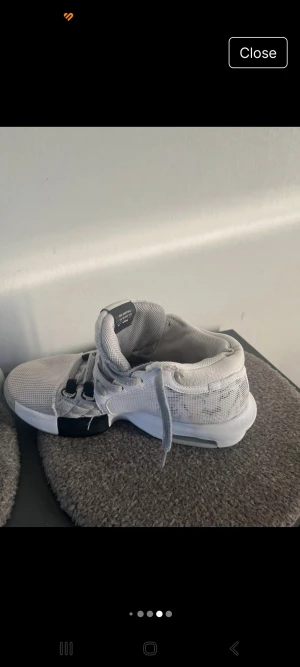 Vita Nike Lebron Witness 8  - Really good quality shoes , good truktion ,goid pass form really good court feel. Used a few times 