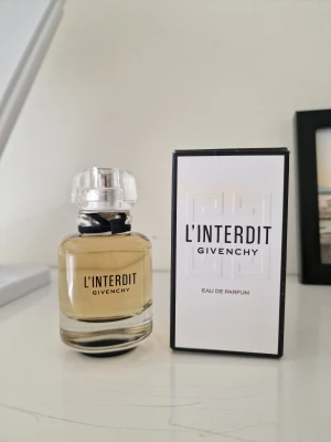 Givenchy L'Interdit parfym EDP - Givenchy L'Interdit parfym EDP. 50 ml, använd ganska lite, endast testad få gånger.