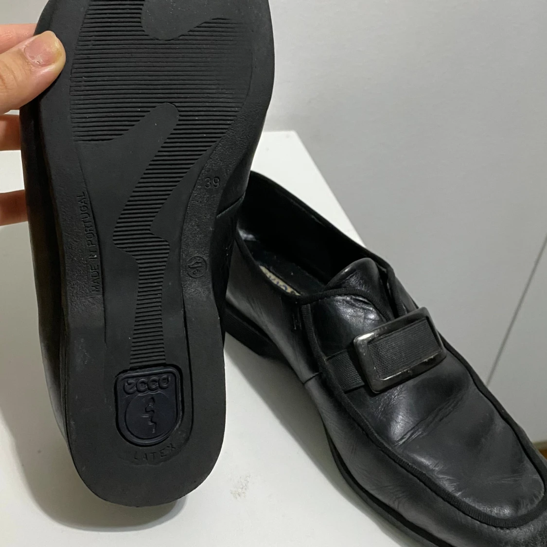 Svarta loafers med spänne i skinn - 3