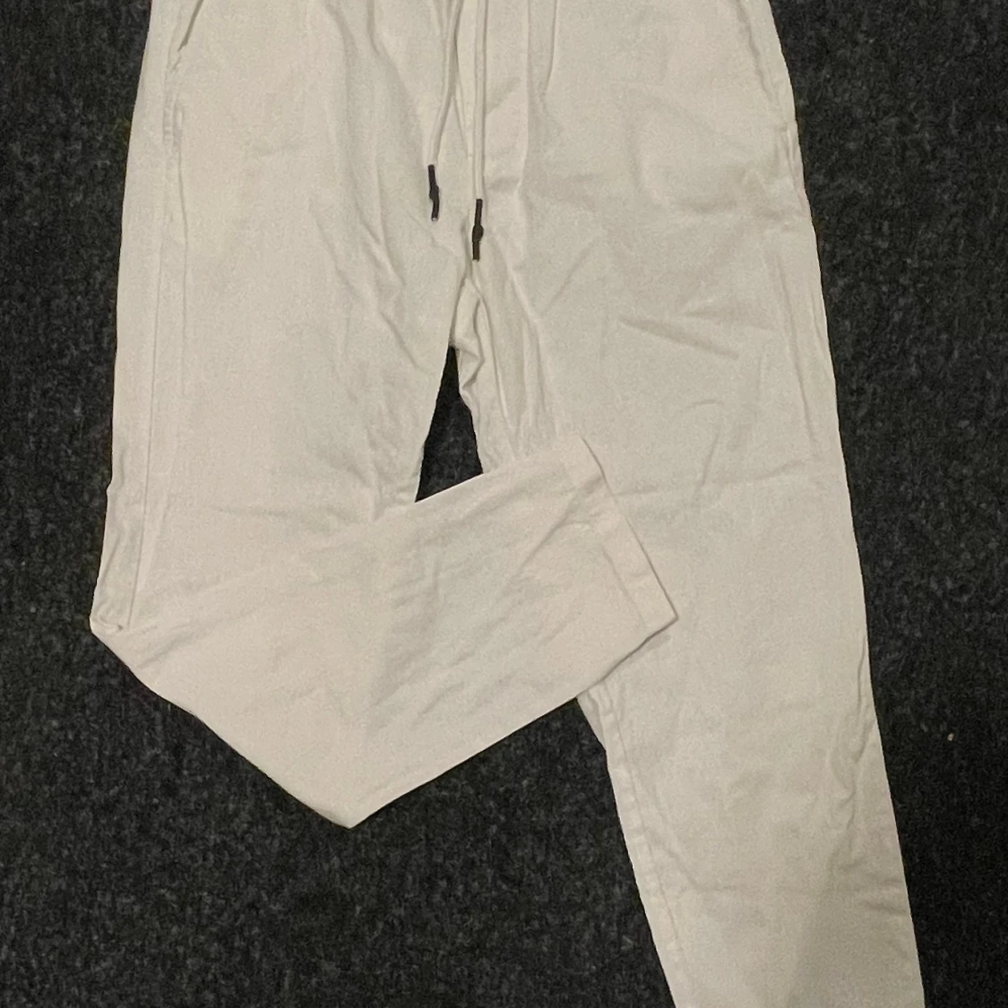 Vita tapered croppade byxor Only & Sons