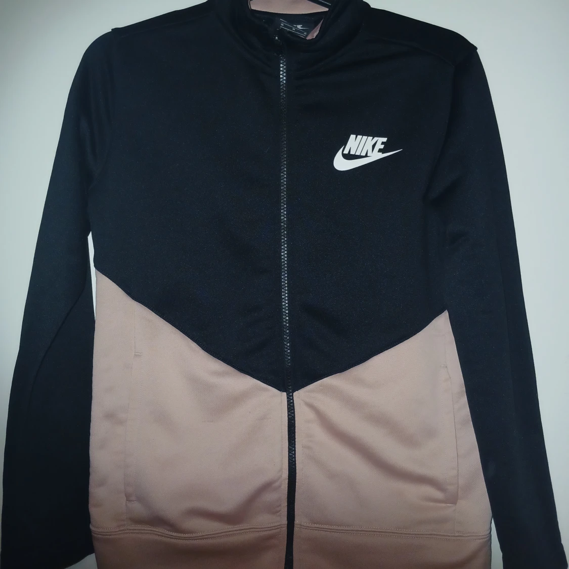 Svart och rosa Nike funktionströja