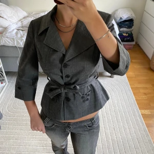 Kavaj  - Kavaj/kappa från cocomore i super fint skick🌸 jag är 172cm och har vanligtvis S 😊