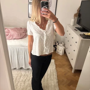 Blus - Står ingen storlek men skulle säga en S💞