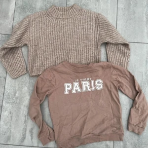 2 st tröjor!! - Perfekt nu till hösten när det börjar bli kyligare! Beigea båda två och i strl 140 ungefär! Hoppas dessa kan komma till användning hos någon annan! 💕 40kr styck, båda 80kr. Knappast använda!!