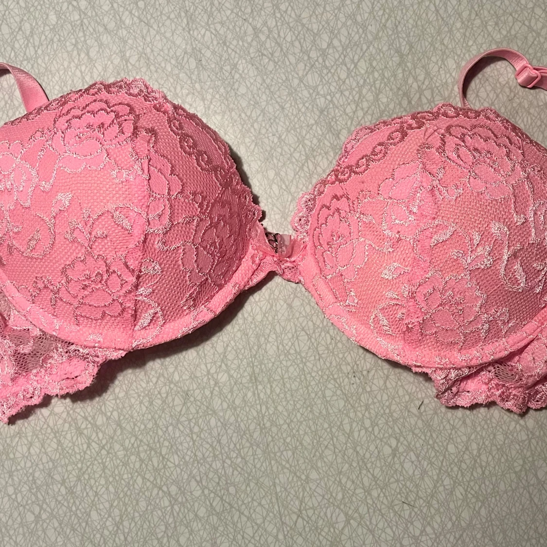 2 push-up bh:ar rosa & röd i storlek 65C - 1