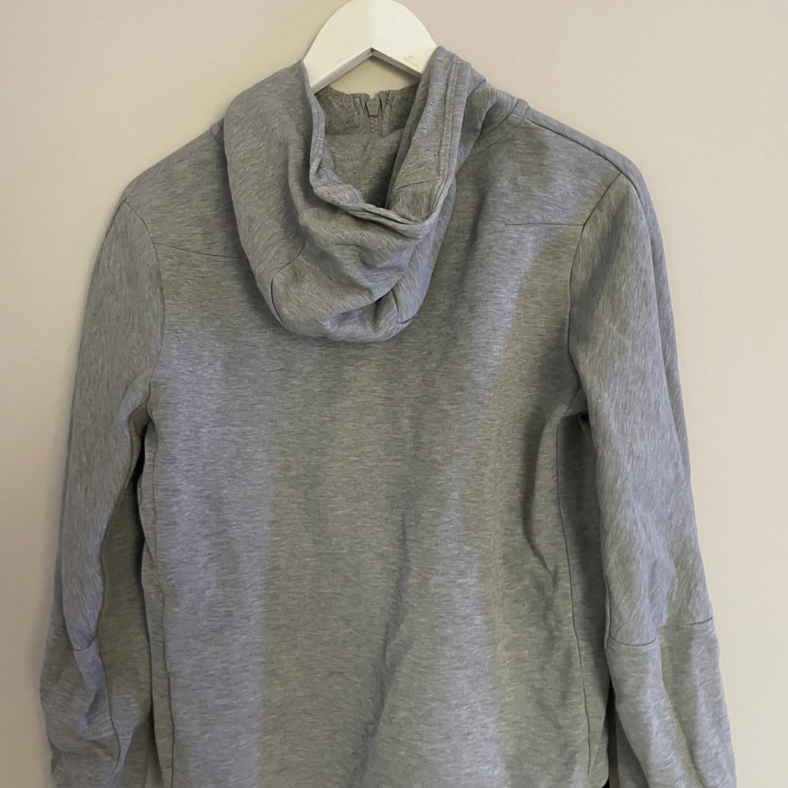 Grå nine track suit - 1