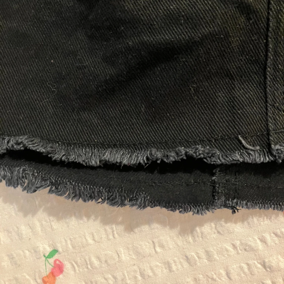 Svart jeanskjol med fickor från H&M - 3