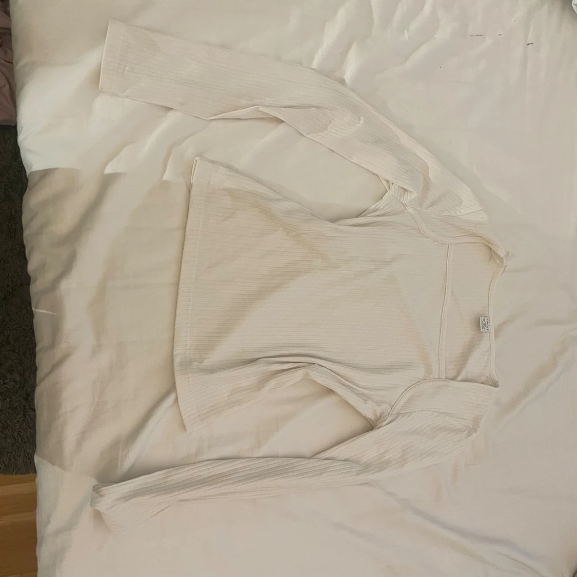Ribbad vit långärmad topp - 1