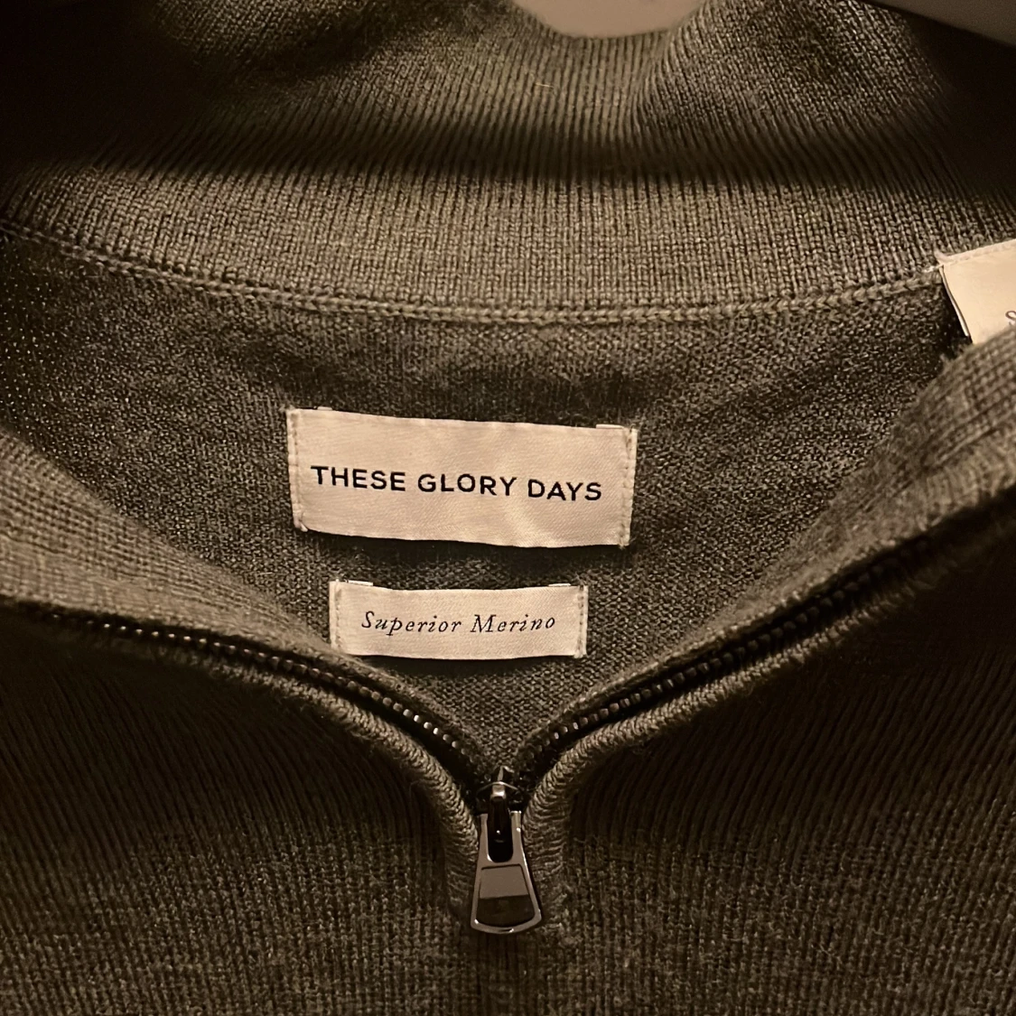 Mörkgrå merinotröja These Glory Days - 1