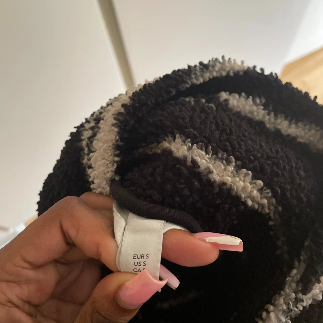 Svart teddyjacka med zebramönster - 1