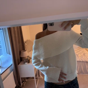 Offsuoulder tröja🤍🤍🤍 - Så najs tröja i storlek XS/S 🤍🤍🤍🤍