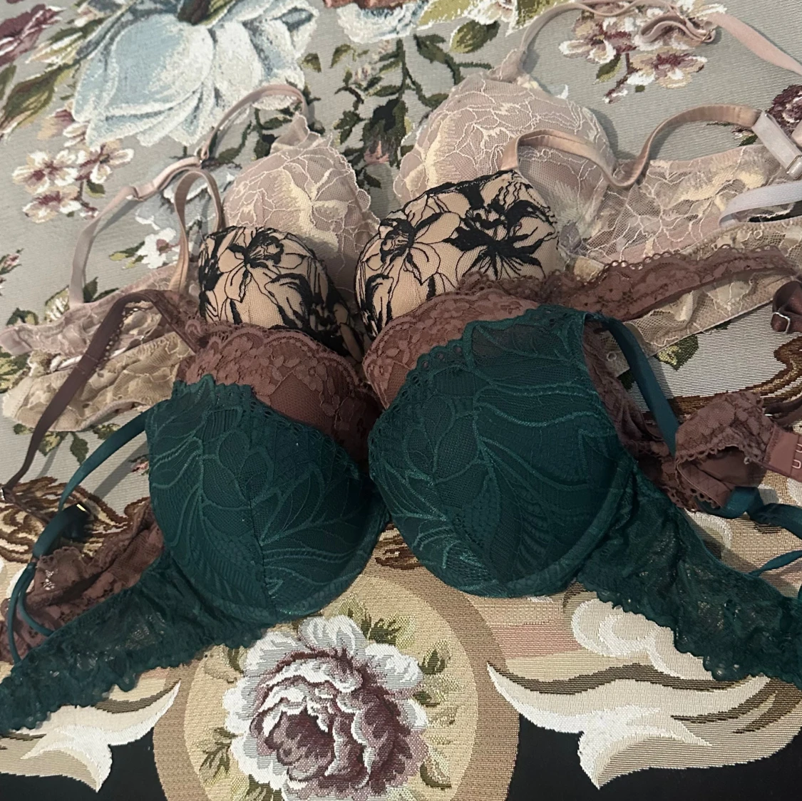4 fina bh:ar från Lindex  - 2