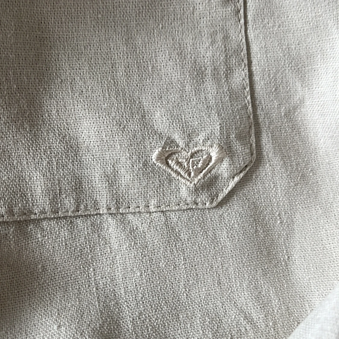 Linnebyxor från Roxy i beige XS - 4