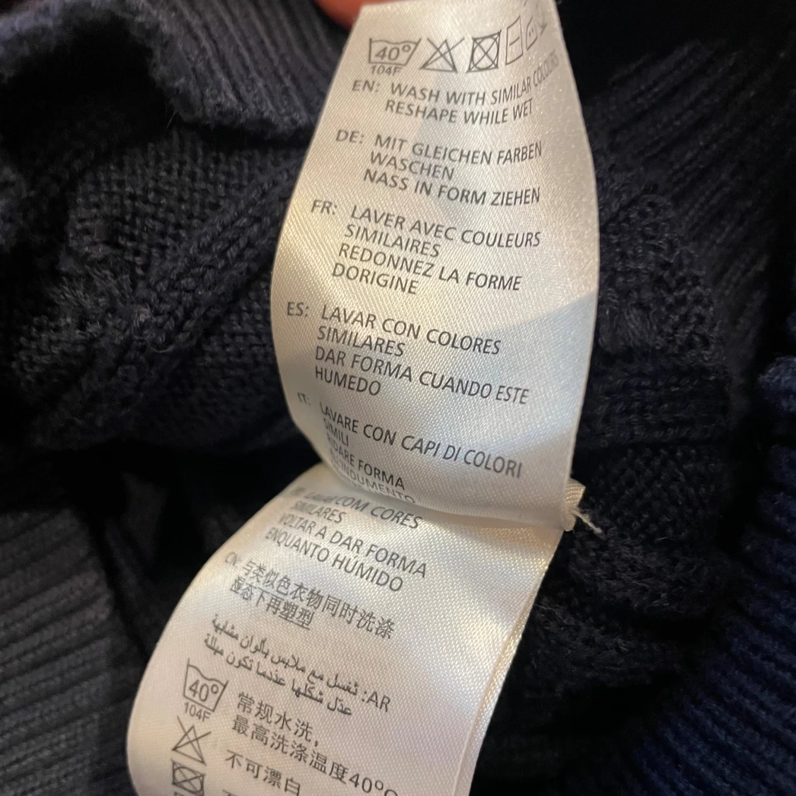 Mörkblå kabelstickad tröja från GANT - 3