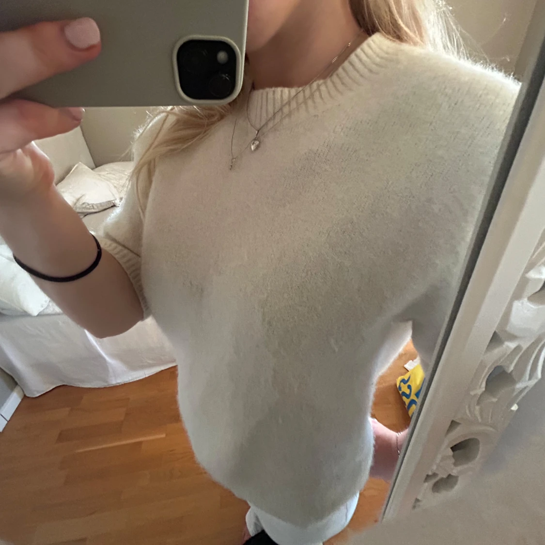 Vit stickad kortärmad tröja