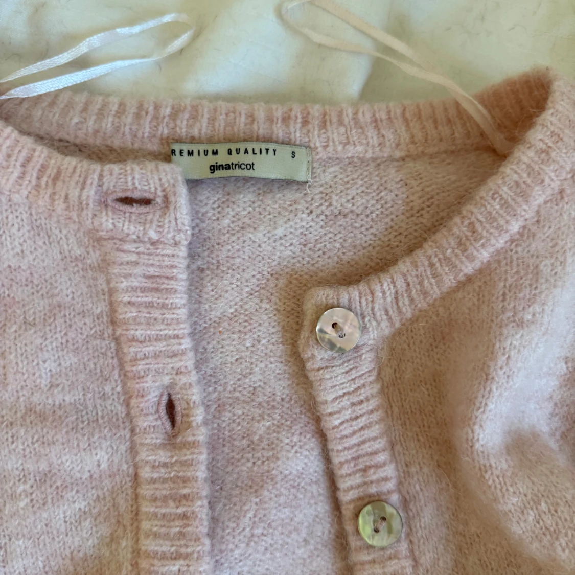 Ljusrosa kofta från Gina Tricot - 1