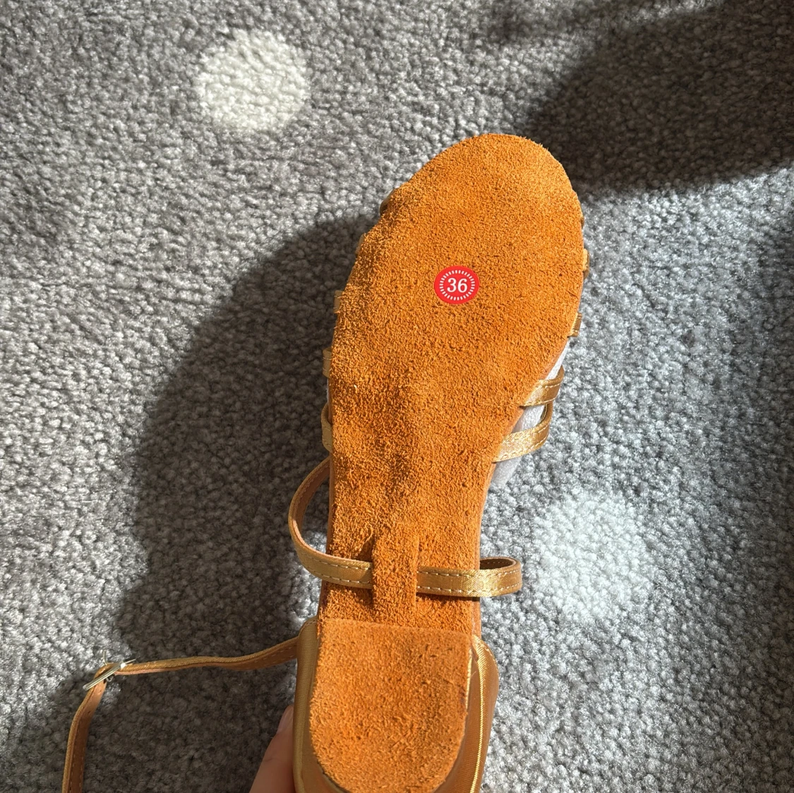 Guldiga (latinodans) klackskor med låg klack - 4