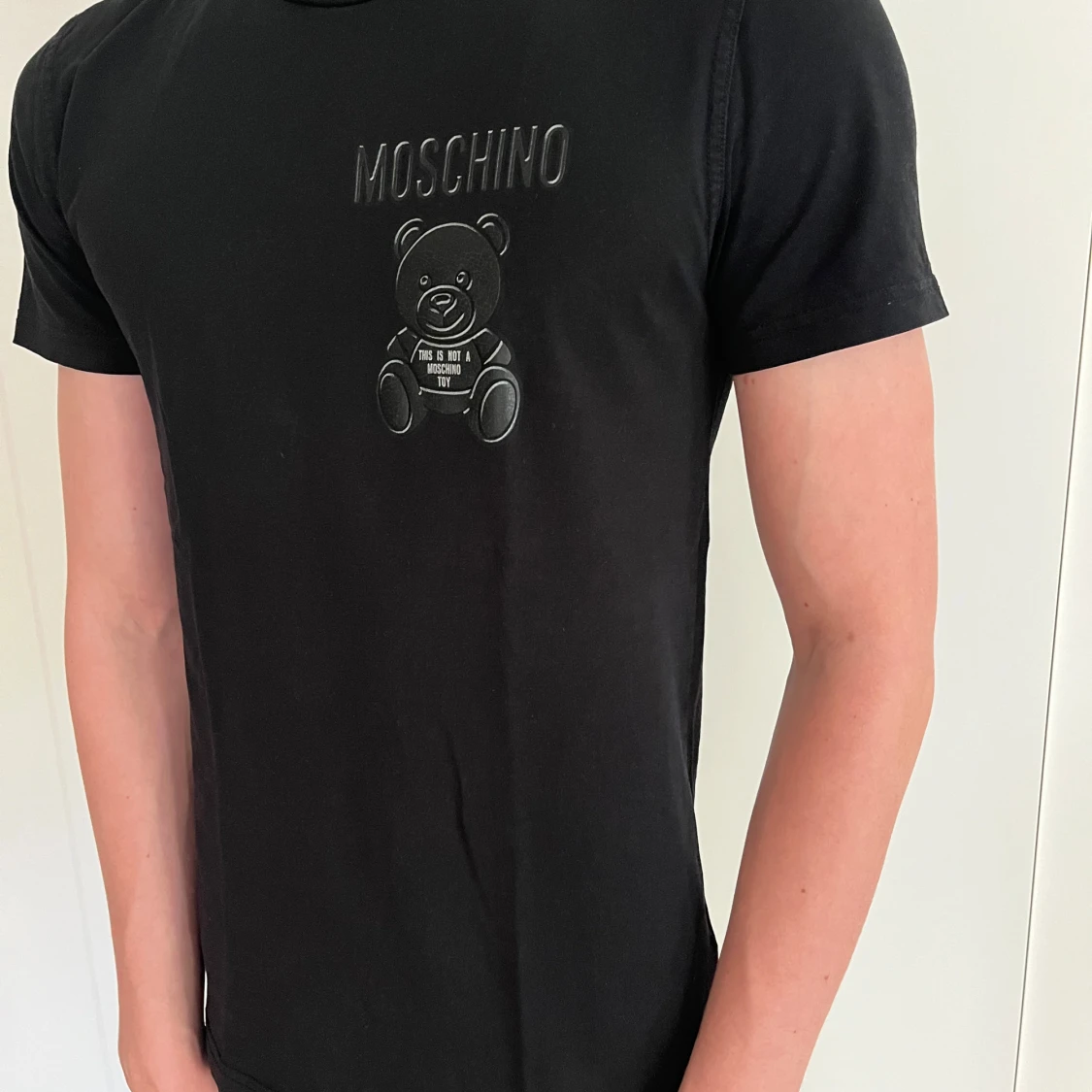 Svart Moschino t-shirt med björn - 1