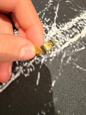 Ring Guld - Riktigt fint skick använd ett fåtal gånger-8.5/10)