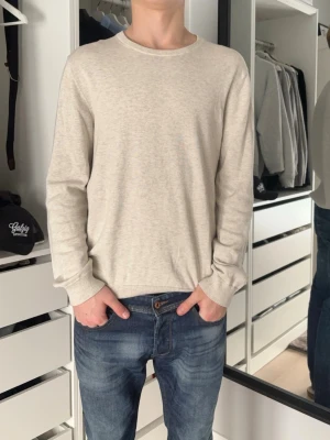 Tröja från Bläck - Beige stickad | Bläck | Storlek M | tveka inte att höra av er om eventuella frågor. 