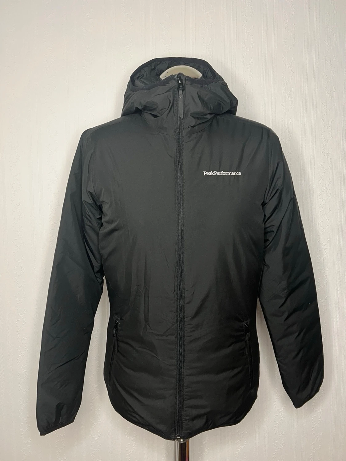 Svart pufferjacka Peak Performance S