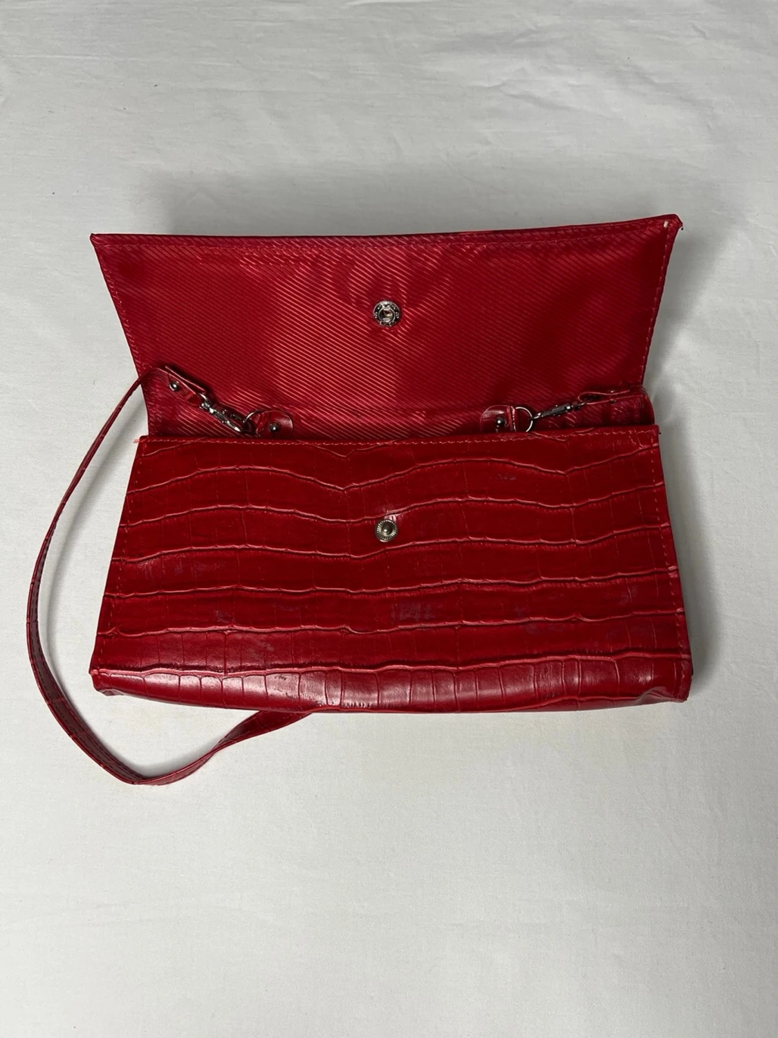 Röd axelväska i croco-imitation - 1