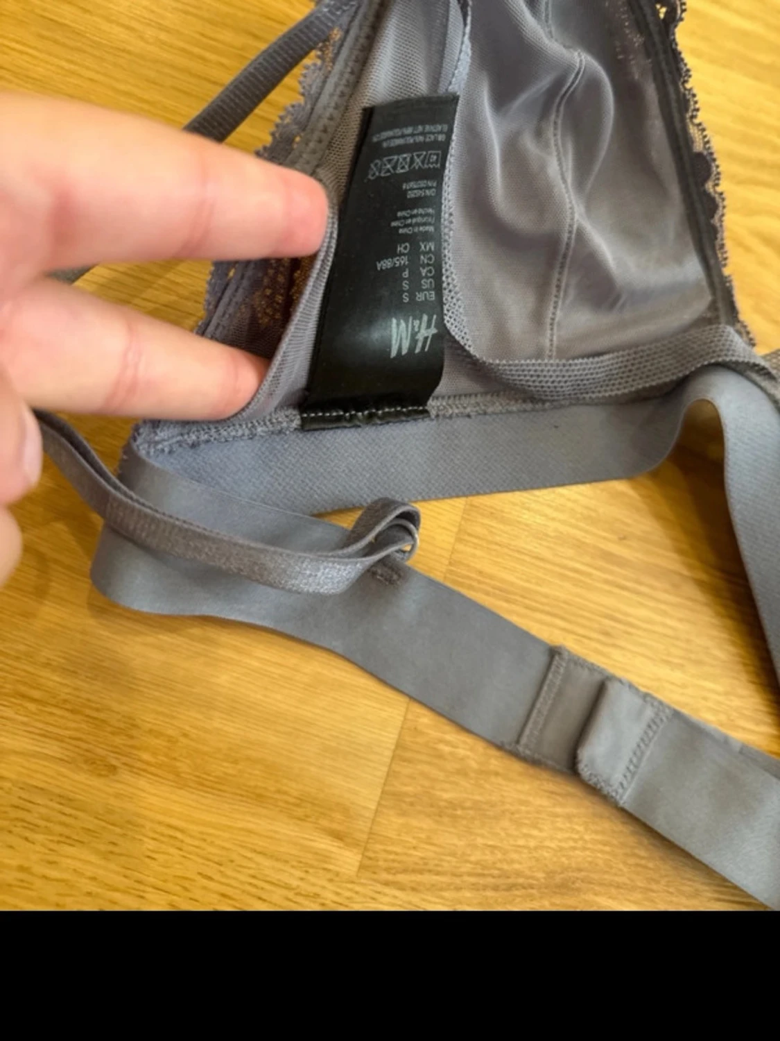 Grå spetsbralette från H&M - 4