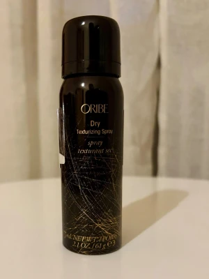 Ny Oribe Dry Texturizing Spray 75ml - Helt ny och oöppnad. 75ml. Nypris 295kr. Se gärna mina övriga annonser för bundlerabatter och samfrakt!