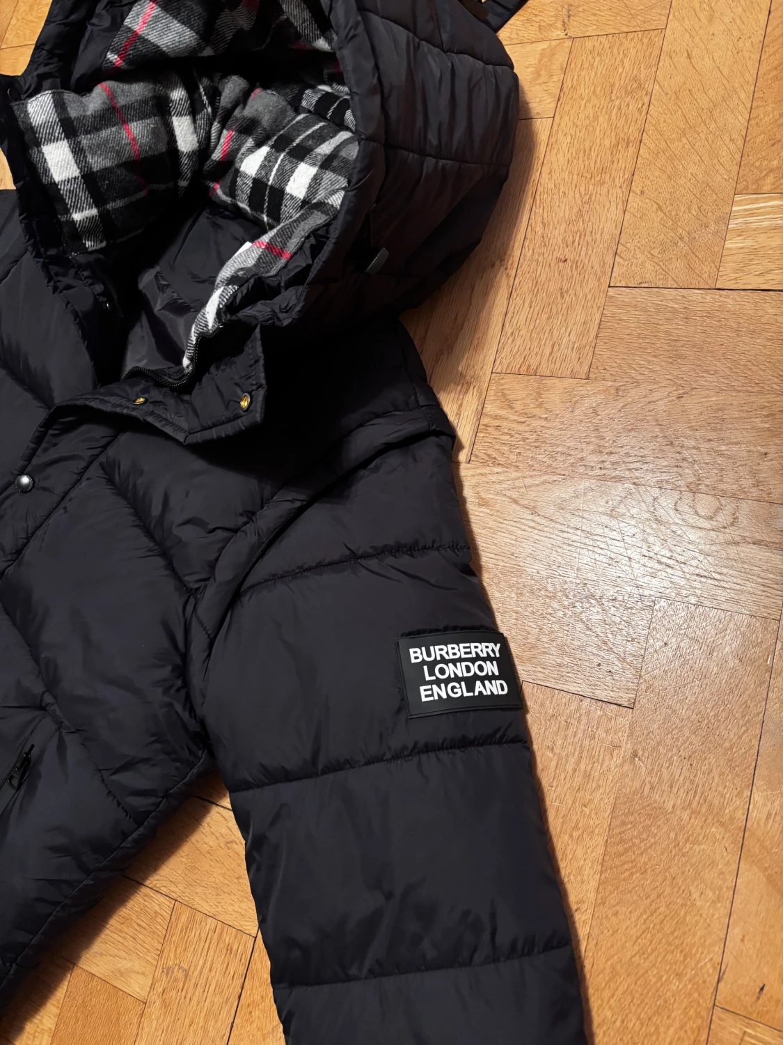 Svart pufferjacka från Burberry - 2