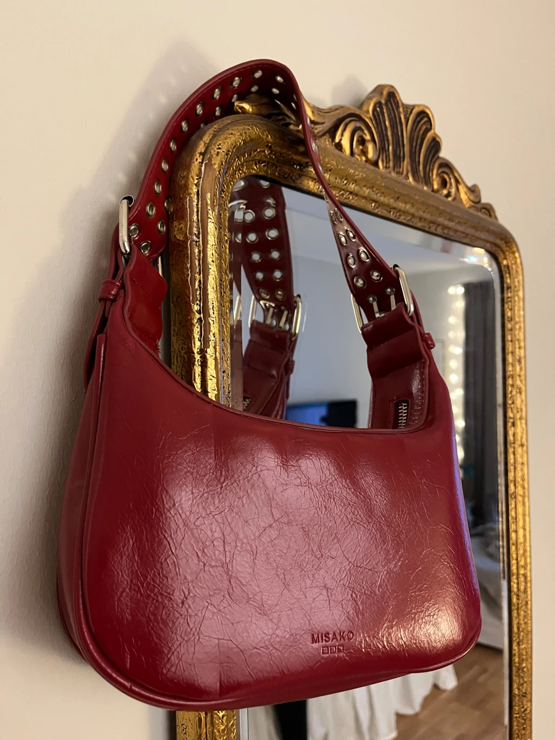 Röd väska från butik i Spanien 