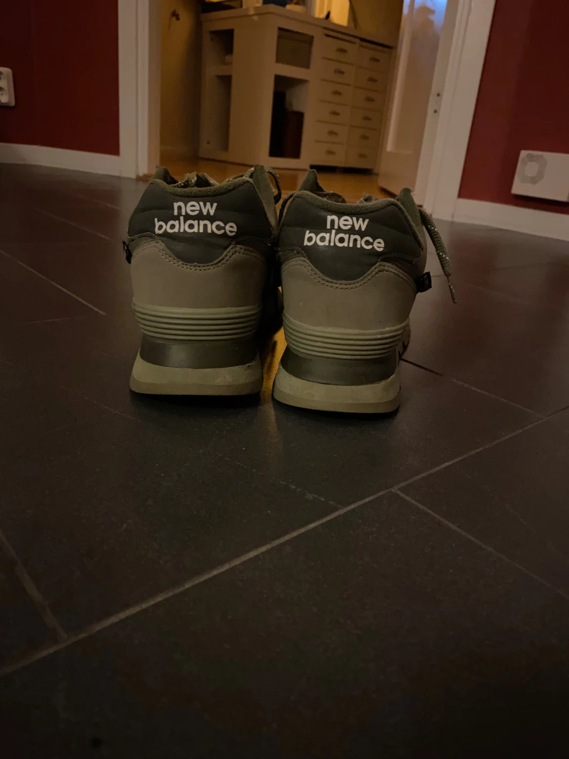 Olivgröna New Balance sneakers - 1