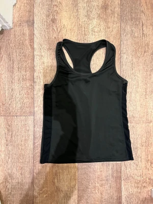 Ny sport-bustier - sportwear-bustier ger perfekt stöd, maximal komfort och en stil som lyfter varje träningspass. Träna starkare. Känn dig snyggare. Presterar bättre.