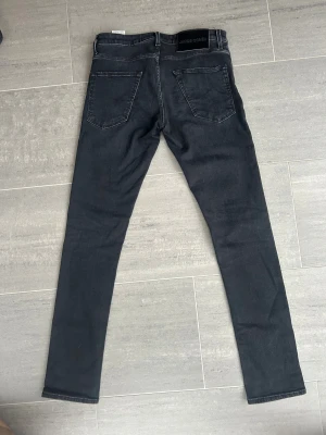 Jacob Cohën jeans  - Bra skick. Storlek 33 (storleken fanns inte att välja, därav står det M i beskrivningen).