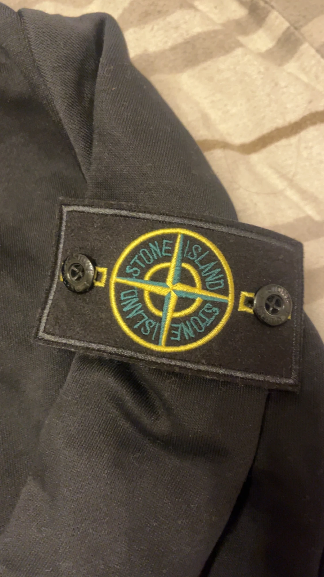 Svart hoodie från Stone Island  - 1