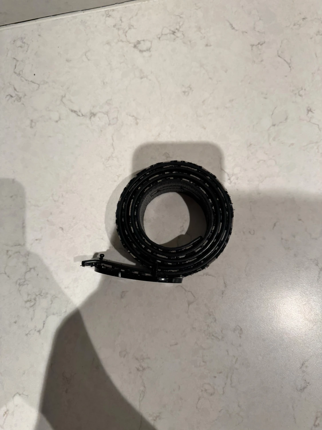 Svart och vit bälte med monogram - 1