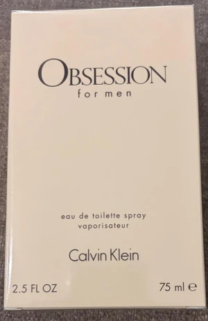 Calvin klein Obsession - helt oöppnad Calvien klein parfym perfekt för vinter och kalla vädret, priset är huggen i sten. Om ni har vidare frågor det är bara o skriva!