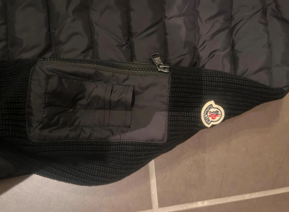 Svart pufferjacka från Moncler - 1