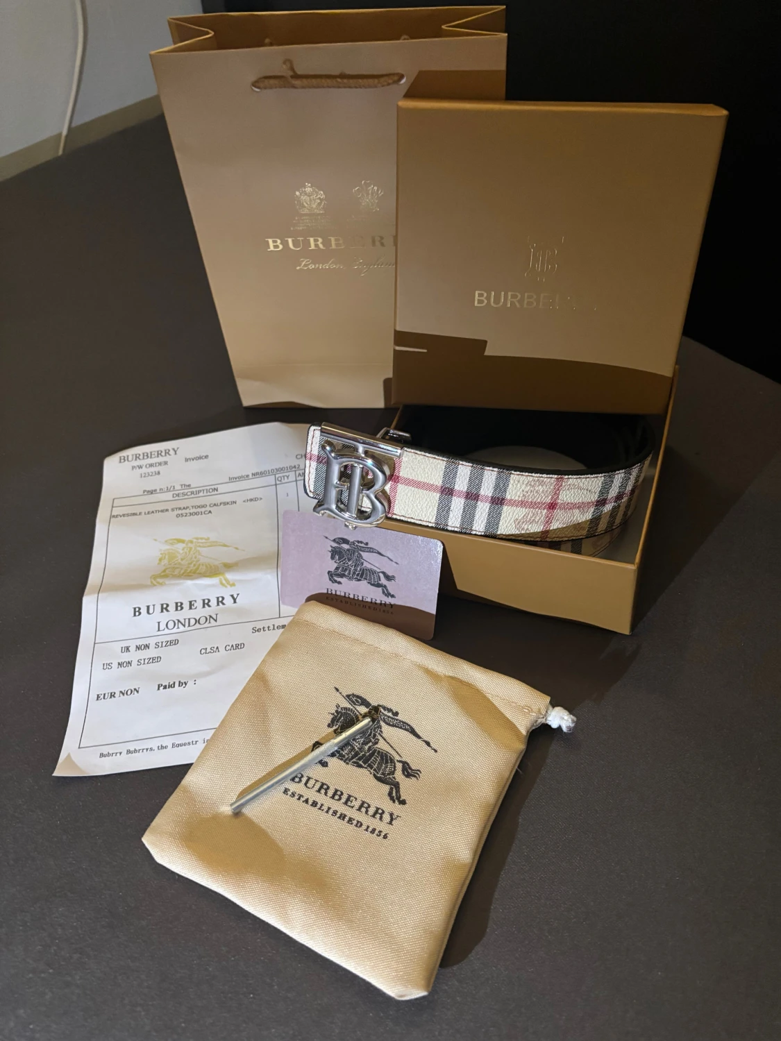 Vändbart Burberry bälte med giftbox set - 4