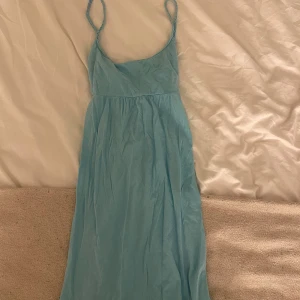 Ljusblå sommarklänning från H&M  - Supersöt blå klänning💗