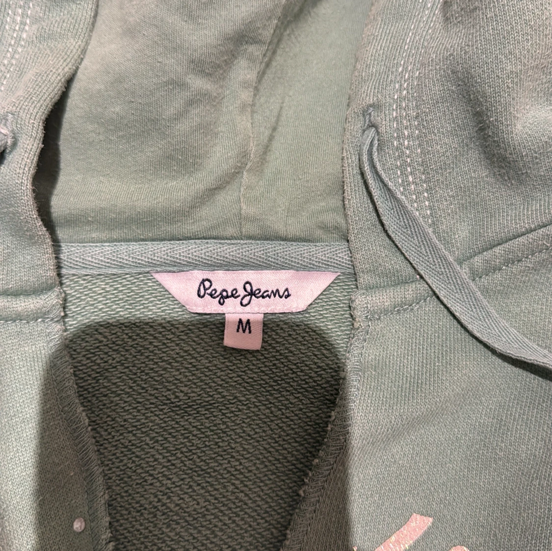 Grön hoodie med fjäril från Pepe Jeans - 4