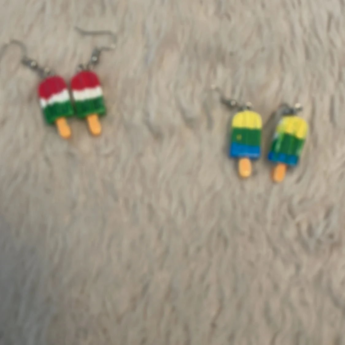 Färgglada örhängen i olika former - 2