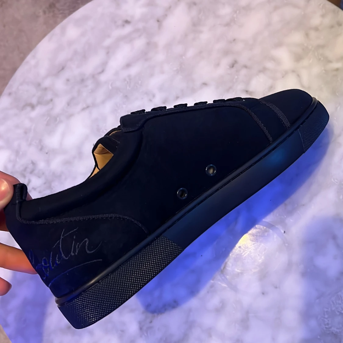 Mörkblåa sneakers från Christian Louboutin - 1