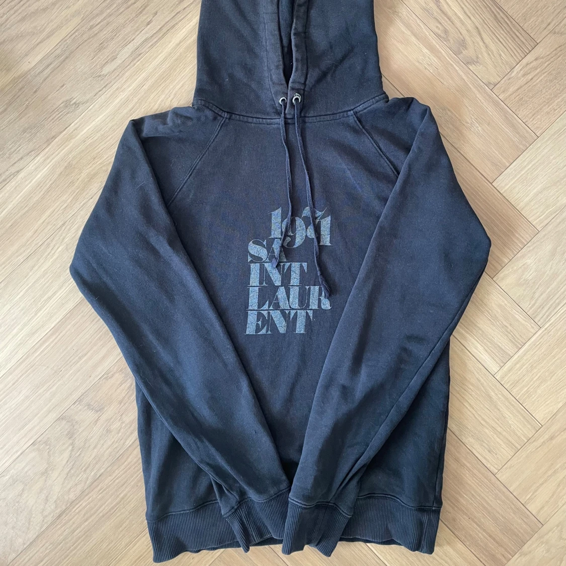 Svart hoodie från Saint Laurent