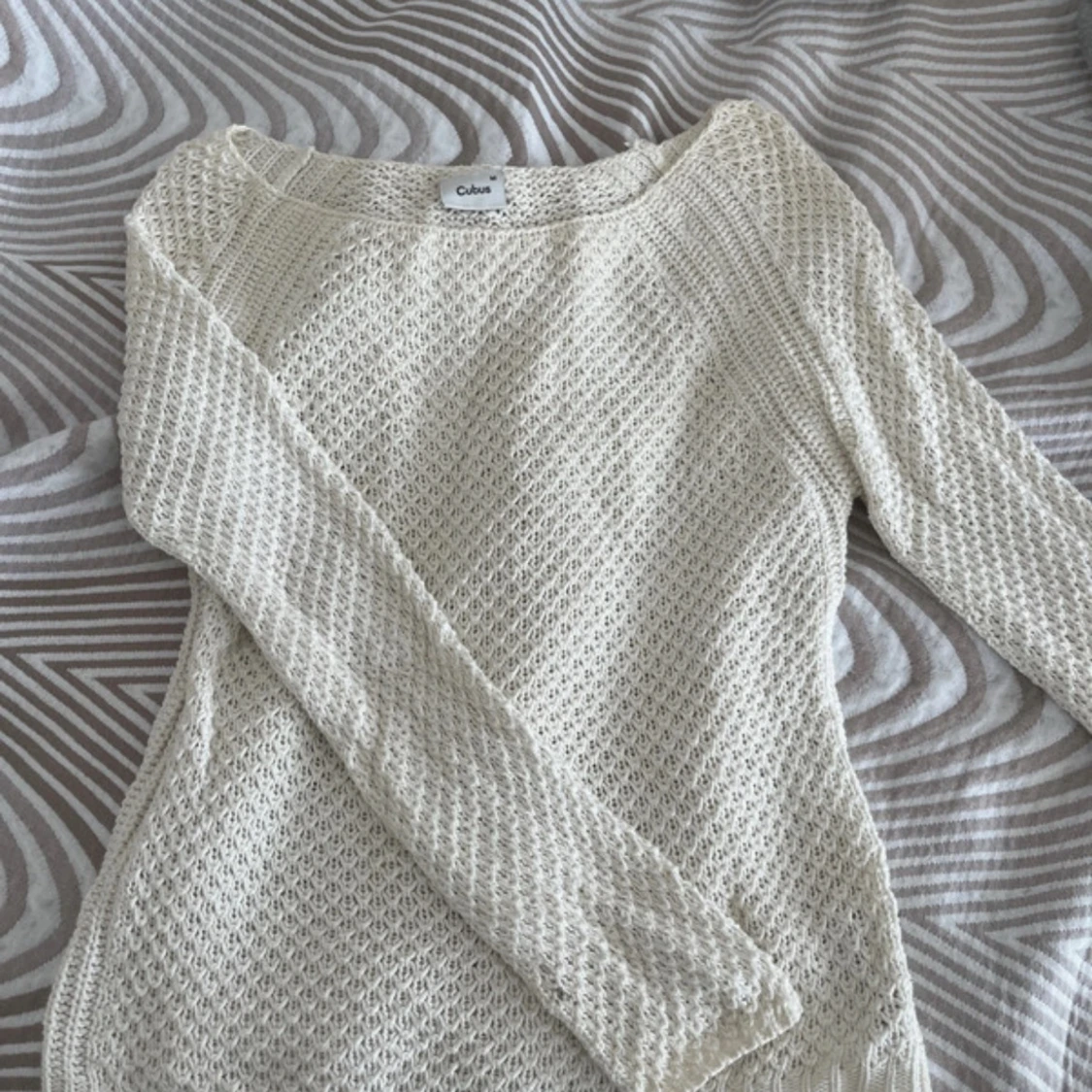 Vit stickad tröja från Cubus