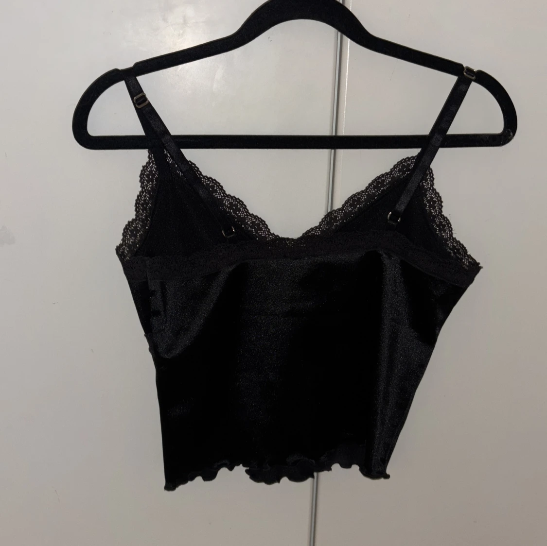 Svart satinlinnetopp med spets H&M - 1