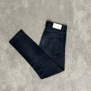 Tiger of Sweden jeans  - Tiger of Sweden jeans | Skick: 8/10 | Strl 30/32 | Pris - 449 | Fraktar via Postnord eller Instabox på köparens bekostnad | Hör av dig vid minsta fråga eller fundering//CL